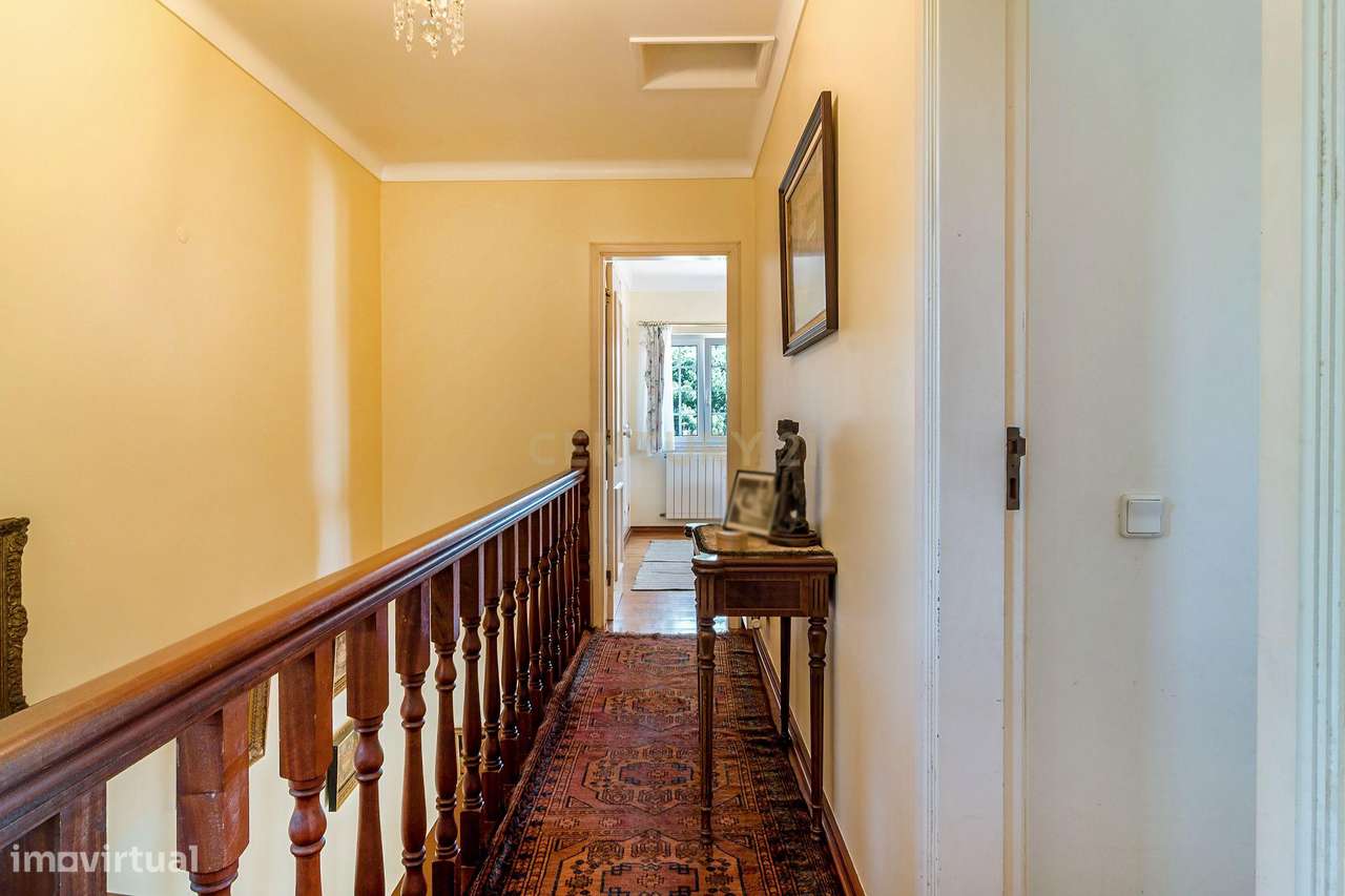 Quinta de 14000m2 com moradia T4 e piscina | Sintra-16