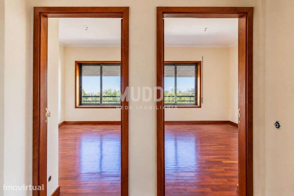 Fantástico T3 Paços Brandão Santa Maria da Feira, ultimo piso ,numa ex-17