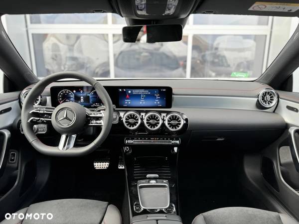 Mercedes-Benz CLA 250 e PHEV AMG Line 8G-DCT - 14