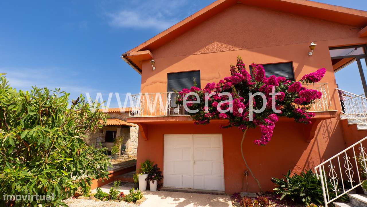 Moradia T5 no Centro de Valença - Grande imagem: 3/46