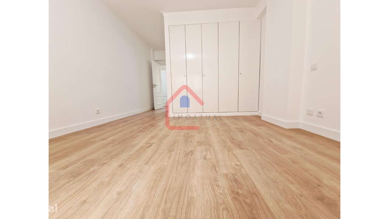 Apartamento T3 em Benfica-17
