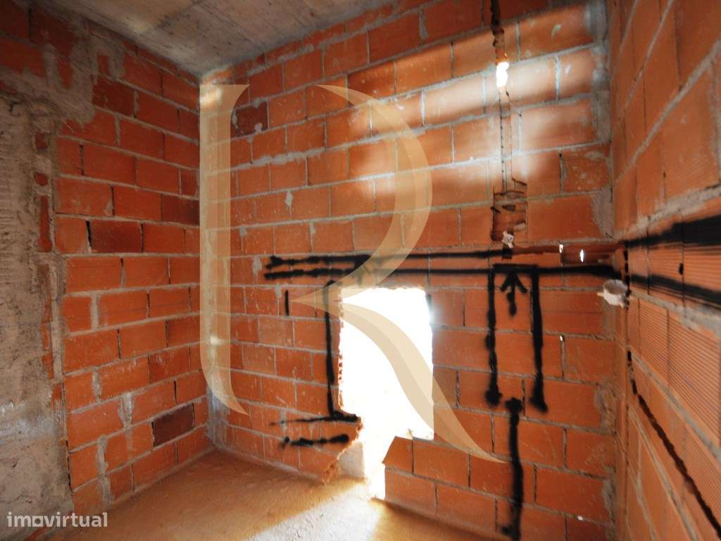 Apartamento novo duplex T3+2 com garagem, elevador e varandas em Va...-2