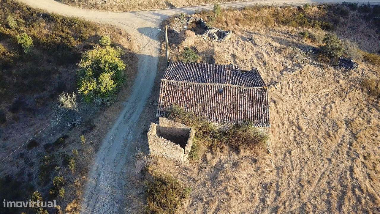 Terreno Misto com 18 hectares - Onde a Terra e Tempo são o Refúgio em - Grande imagem: 4/13
