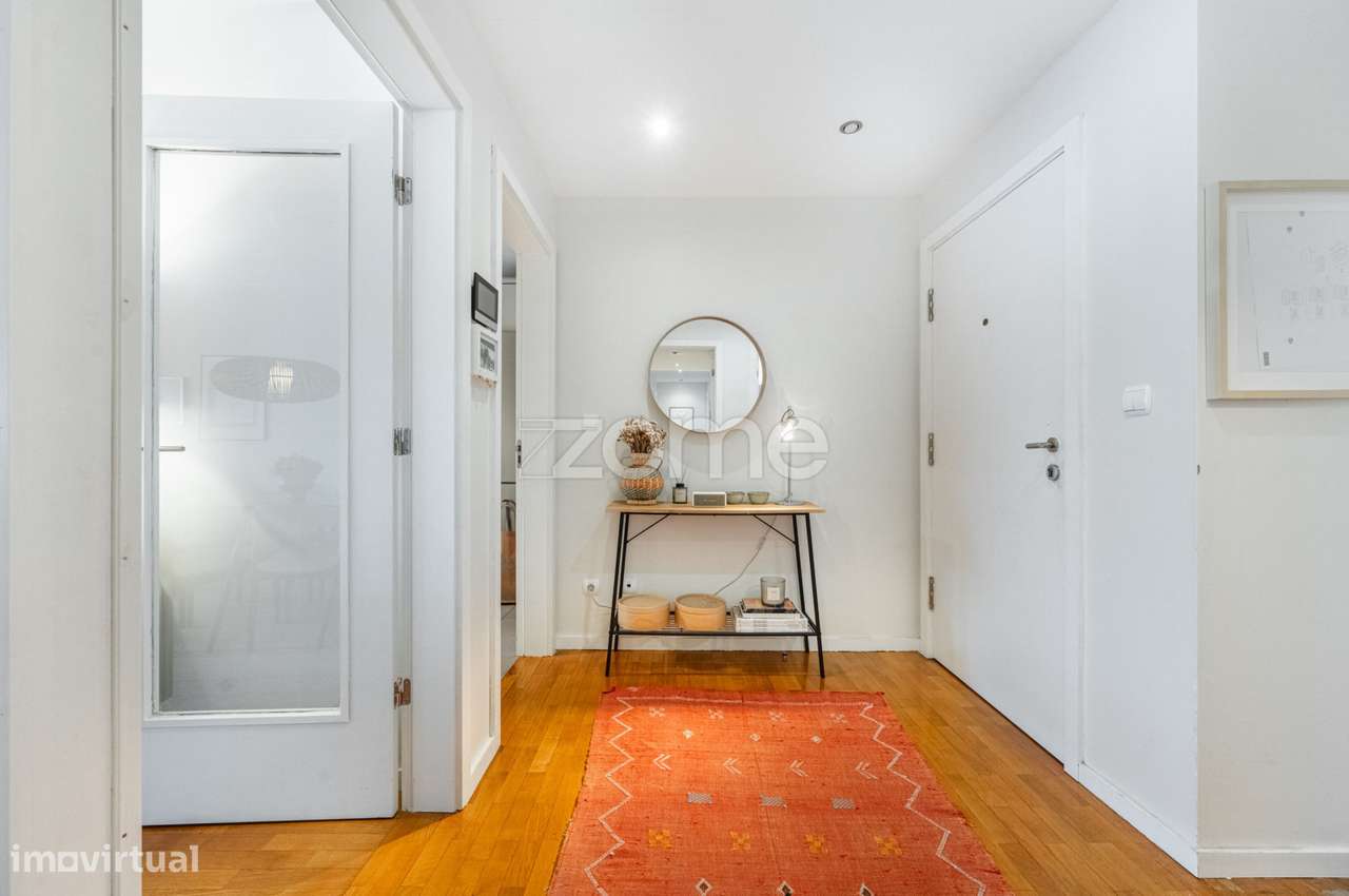 Apartamento T3 com garagem e arrumos, Foz do Douro, Porto-0