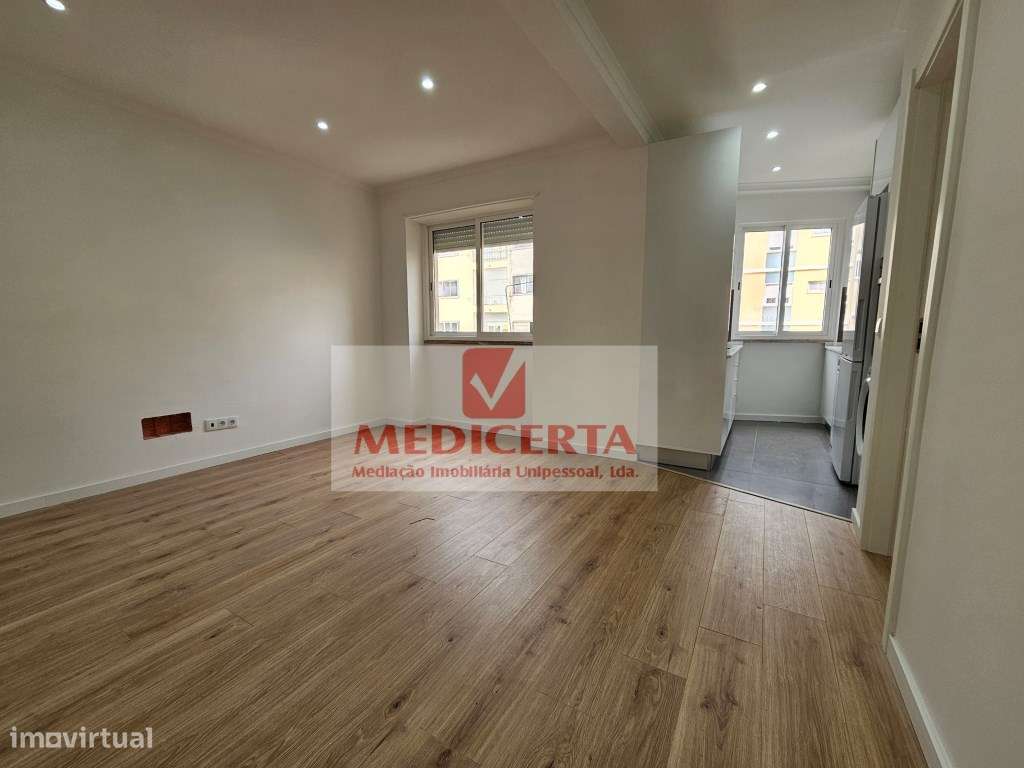 Queluz - Centro T3 (74m2) Totalmente remodelado - Grande imagem: 4/16