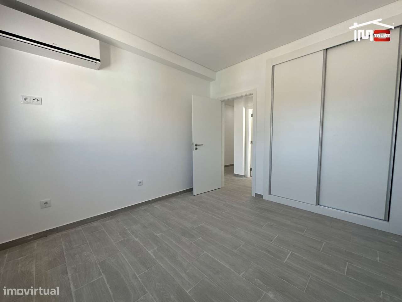 Incrível Moradia T4+1 - Com 612M2 de Terreno-13