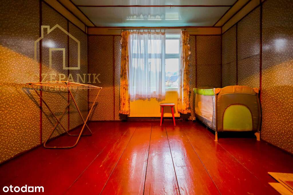 Klimatyczny drewniany dom po remoncie-18