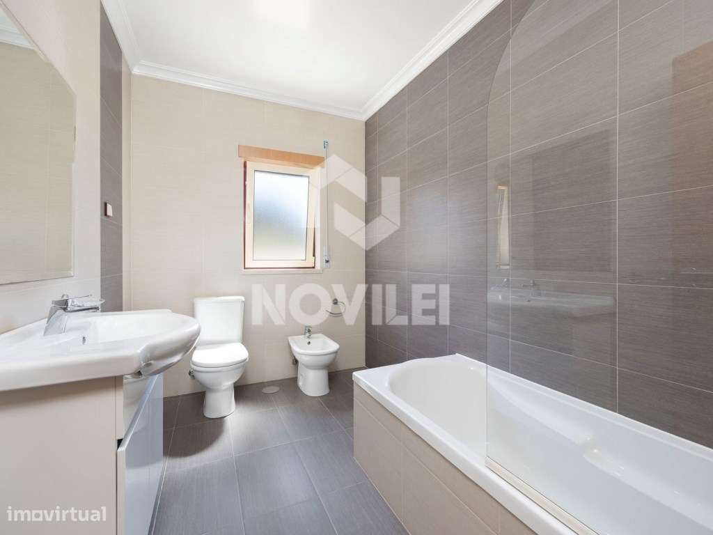 Moradia Isolada Térrea, renovada, 1500m2 de terreno murados-21