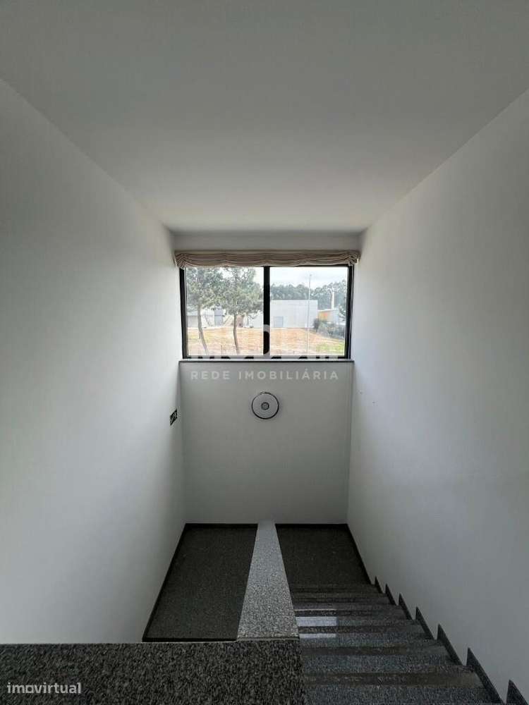 Armazém Industrial em Fiães - Oportunidade Imperdível! - Grande imagem: 5/15