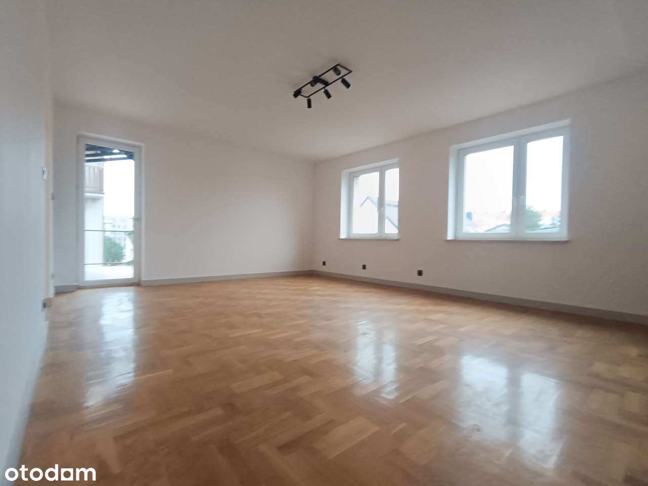 Przestronne 3-pokojowe mieszkanie z balkonem i garażem - Pełny obrazek: 2/13