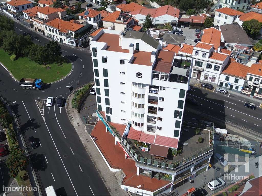 Apartamento T3 com garagem, centro Funchal, vista mar, serra e cidade.-27