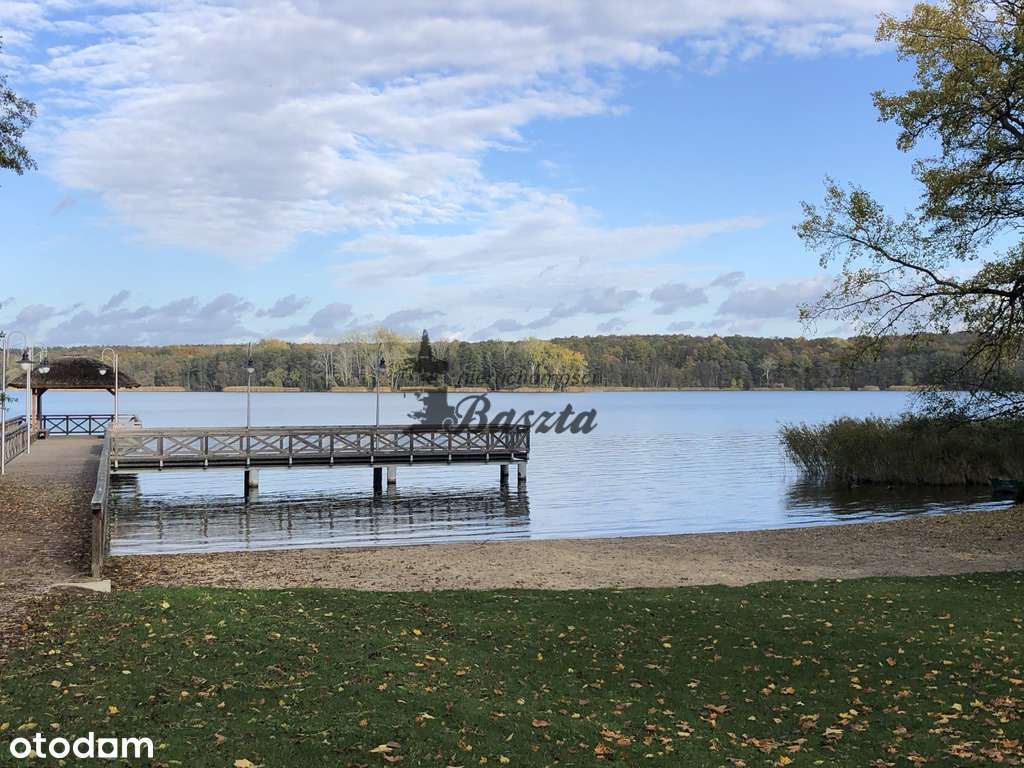 Dworek nad wodą i molo nad jeziorem pod Poznaniem - Pełny obrazek: 4/5