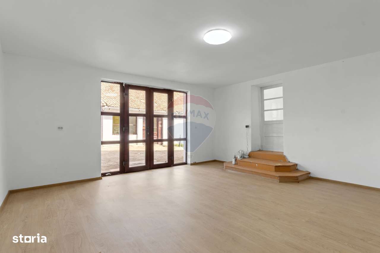 Casă renovată recent, zona centrală Pecica - Imagine principală: 5/15