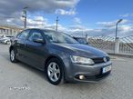 Volkswagen Jetta 1.6 TDI DSG Comfortline - 10