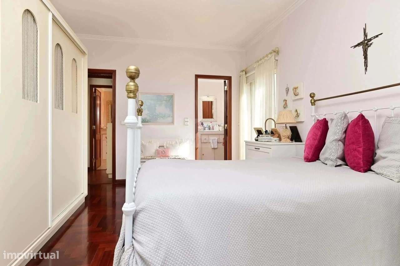 Apartamento T2 | Terraços | Garagem | Condomínio Privado | Manique-16