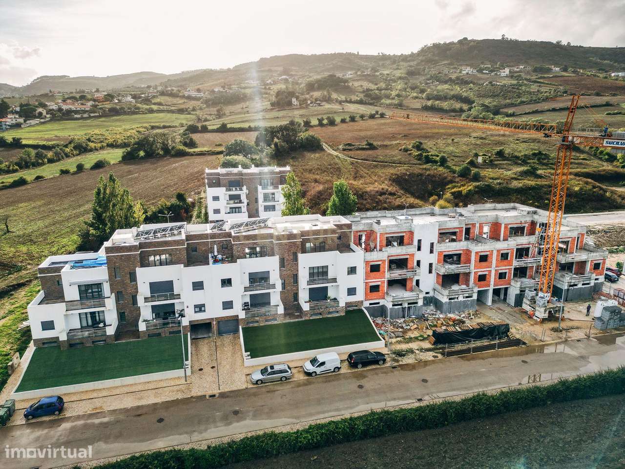 T4+1 Duplex Empreendimento Quinta da Venga Village com 2 terraços e 2 - Grande imagem: 4/46