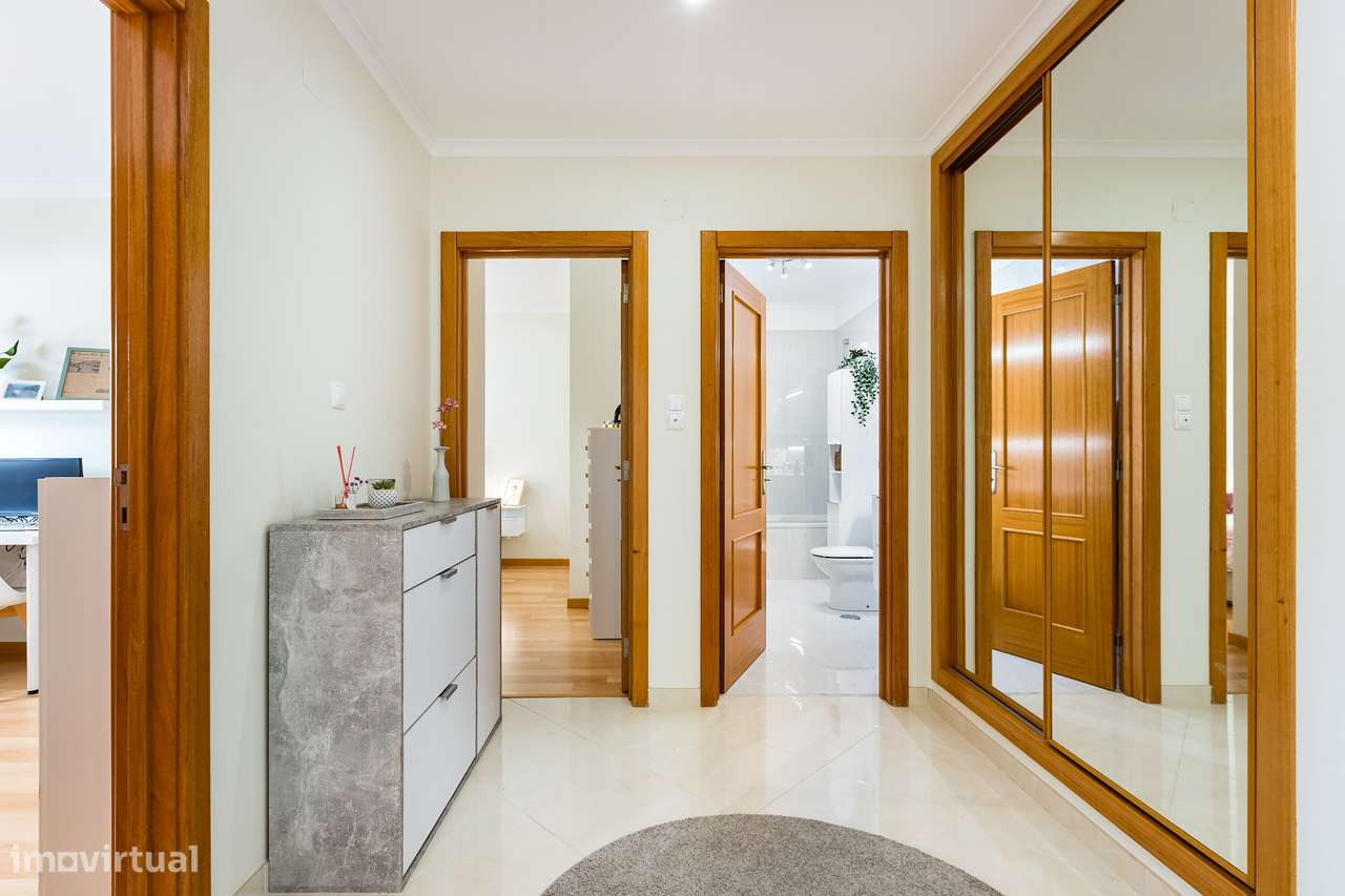 Moderno T2 em Loures / Prédio de 2007 / Arrecadação-8
