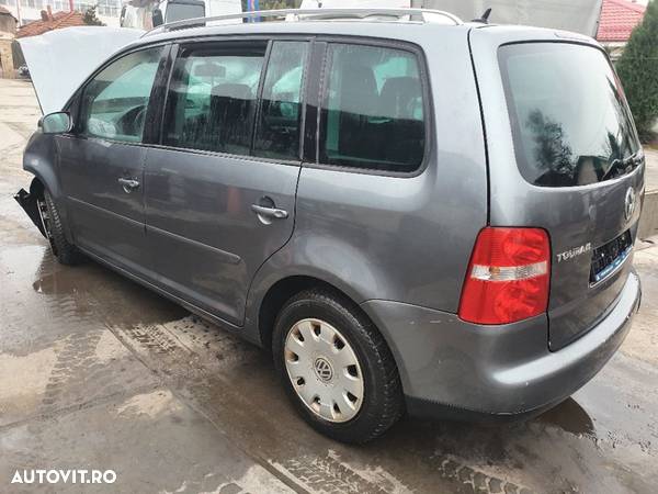 Dezmembram VW Touran 1,9 BLS - 4