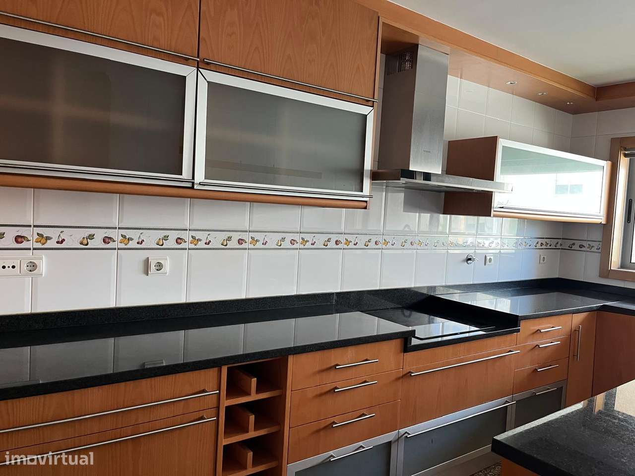 Geminada com piscina, garagem e terraço em Canidelo-5