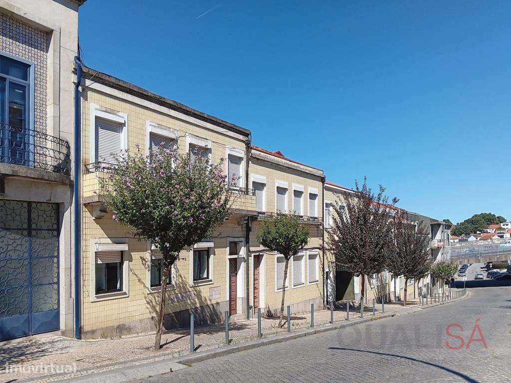 Apartamento T4 novo com logradouro e garagem em S. Vicente no centr...-40