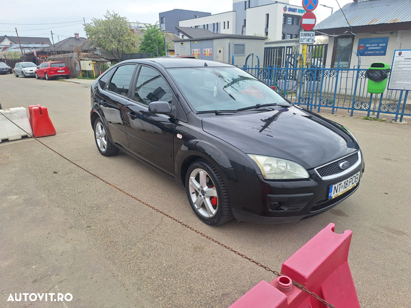 Ford Focus 1.6 TDCi DPF Ghia - 1