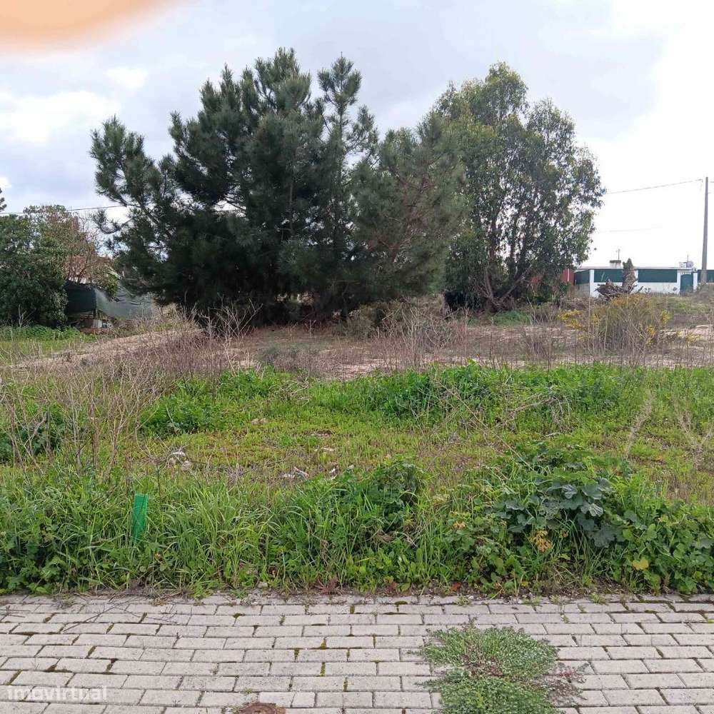 Terreno de 297m² em zona rural com acesso fácil-9