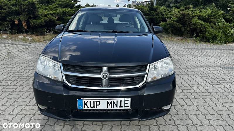 Dodge Avenger - 8