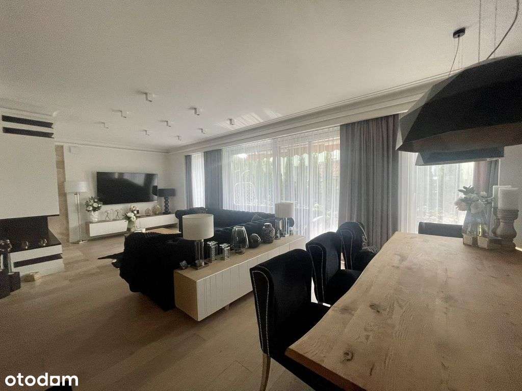 Nowoczesny dom z garażem, pompą ciepła i solarami-10