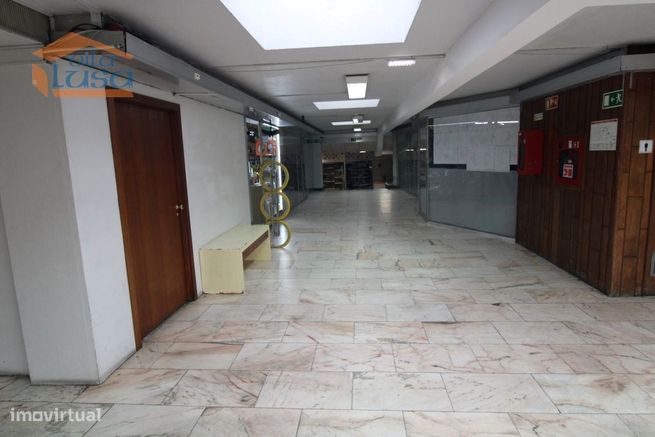 Excelente Oportunidade de Negócio! Loja à Venda no Centro Comercial...-5