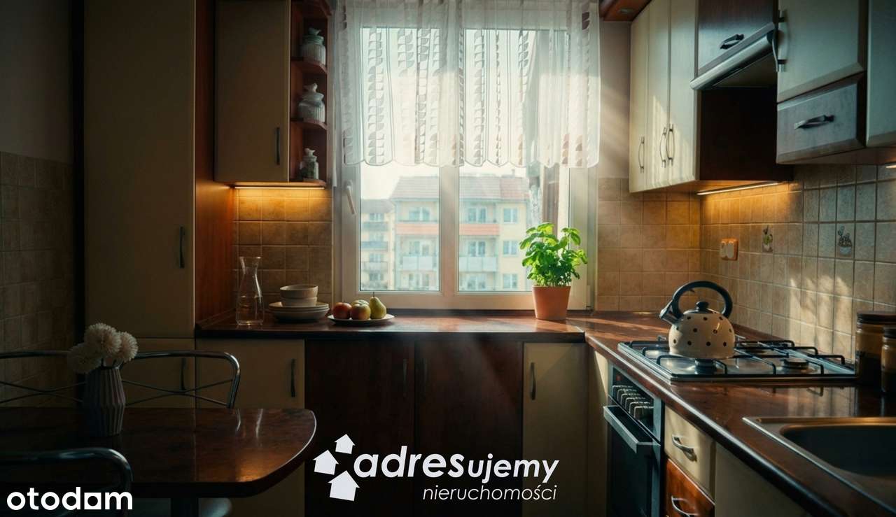 Duże Mieszkanie / 60 m2/ 3 pokoje / balkon / piwnica / ul.Mochnackiego-4