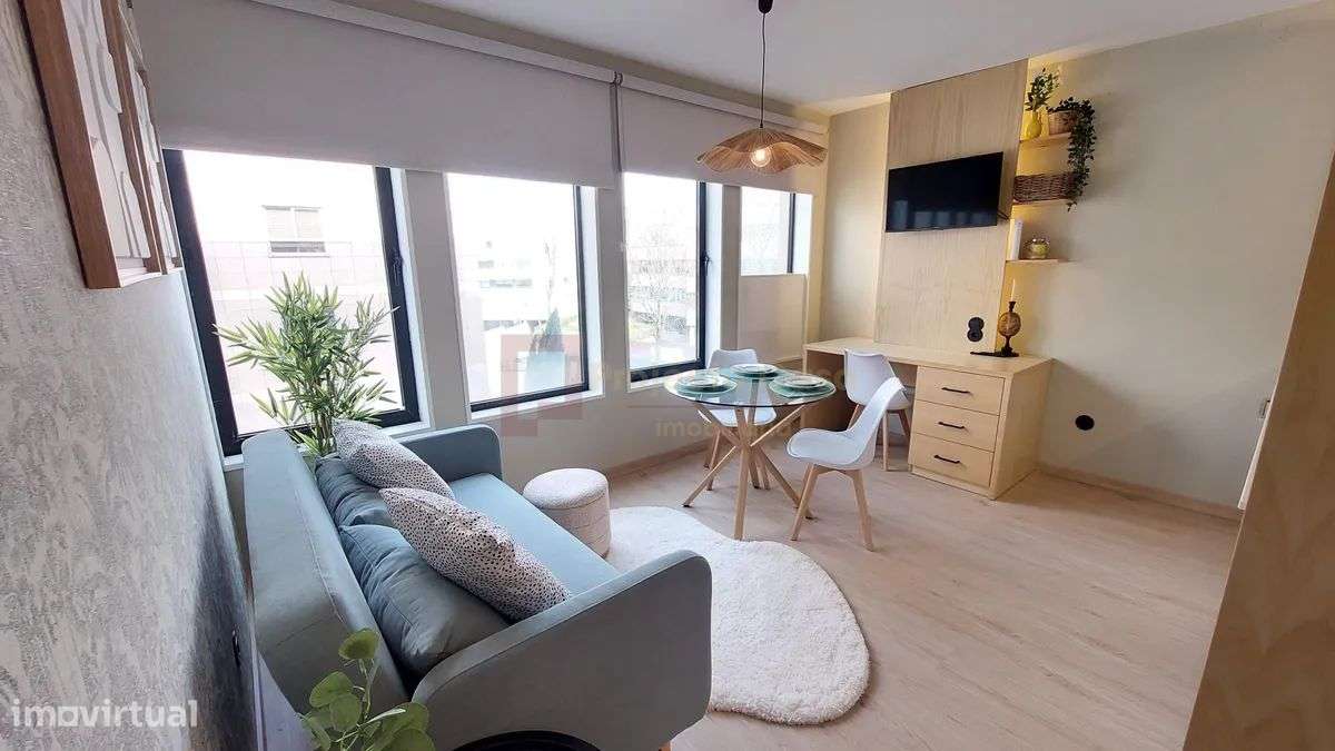 Apartamento T0+1 Mobilado Porto-35
