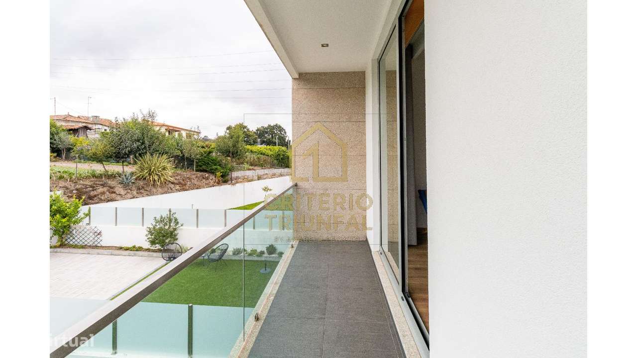 Moradia Geminada T3 em Penafiel-22