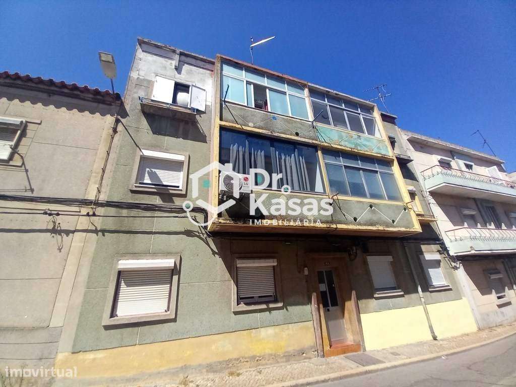 Apartamento T1 renovado na Baixa da Banheira-17