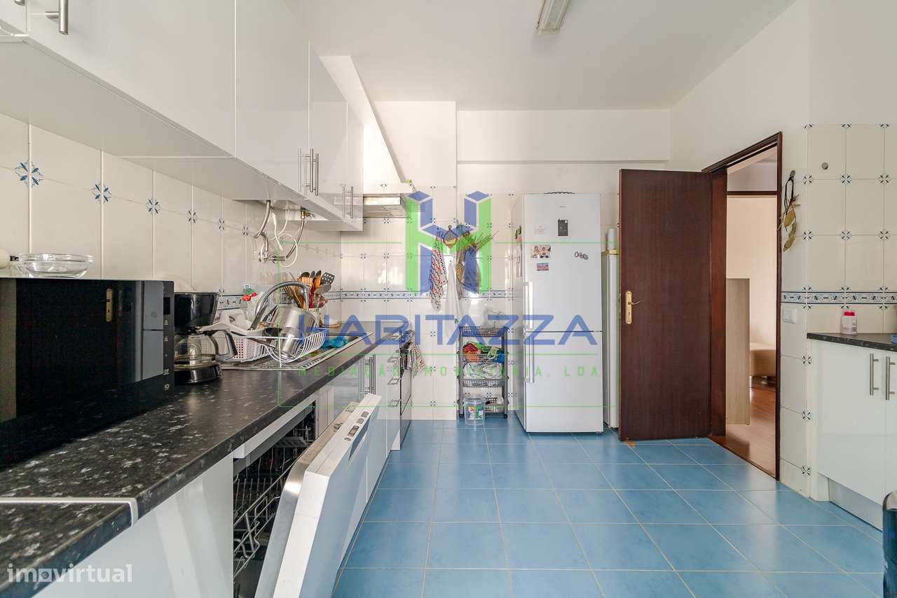 Apartamento T2 com vistas desafogadas em Lagos-6