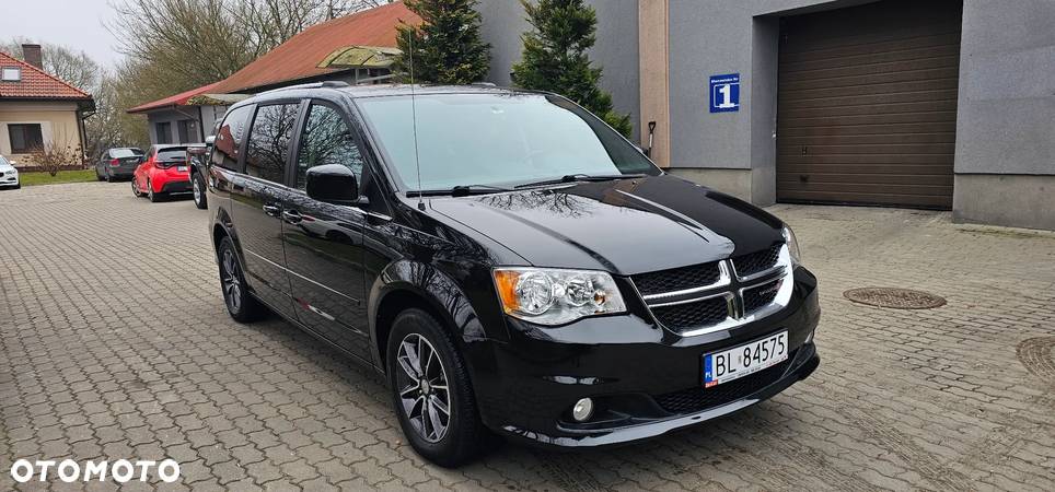 Dodge Grand Caravan - 3