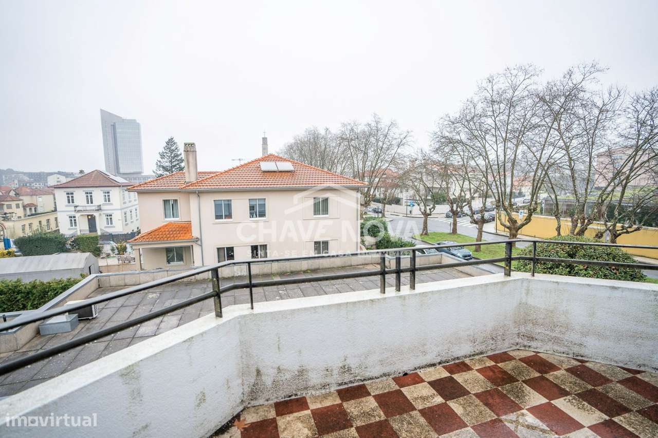 Moradia Isolada T5  no Porto-20