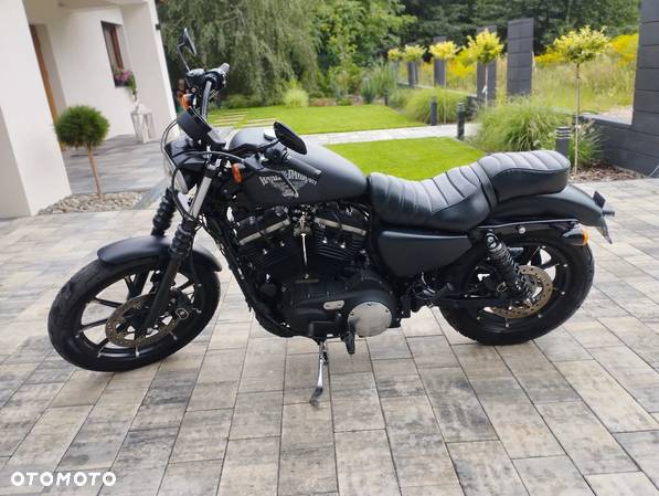 Harley-Davidson Sportster Iron 883 - 4