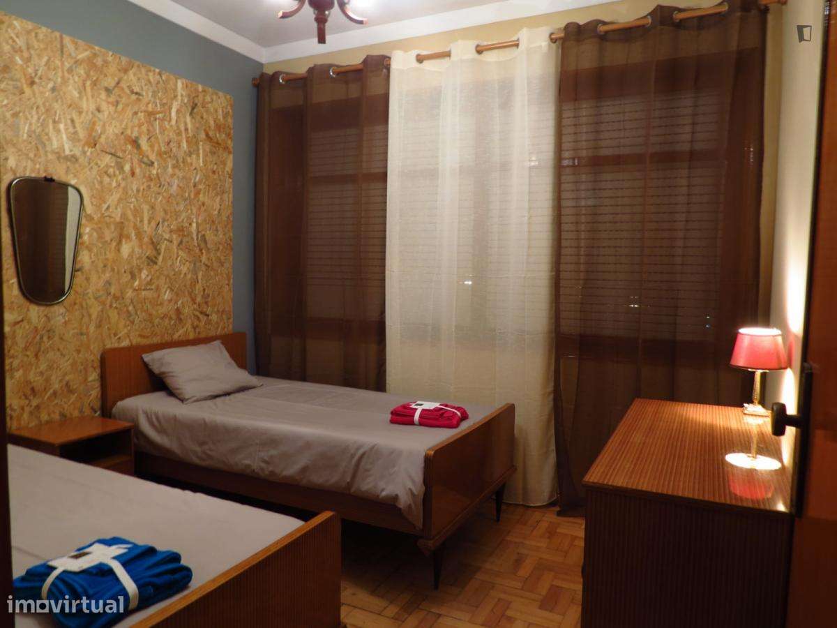 Apartamento com 2 quartos - localizado em Paranhos Porto - Grande imagem: 4/17