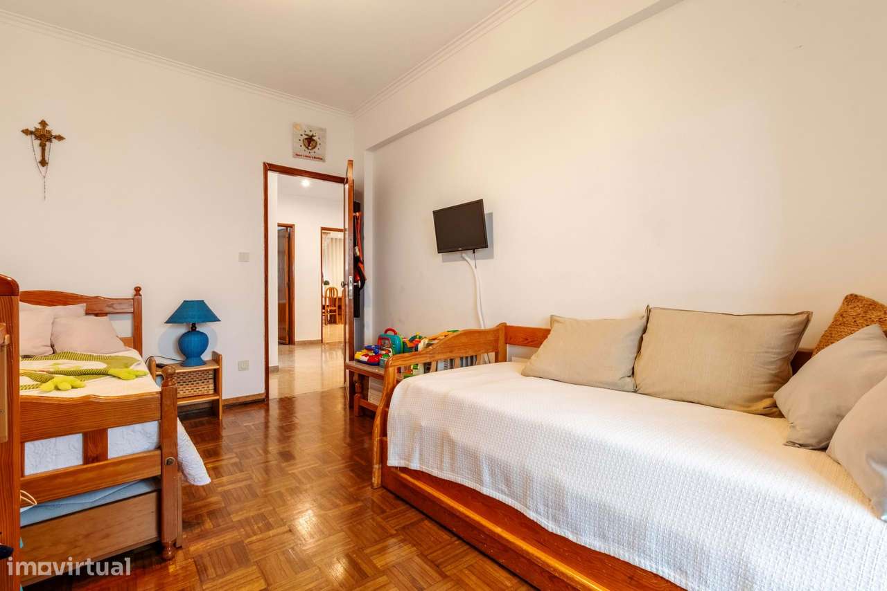 Apartamento T3 em Casal de São Brás, Amadora-27