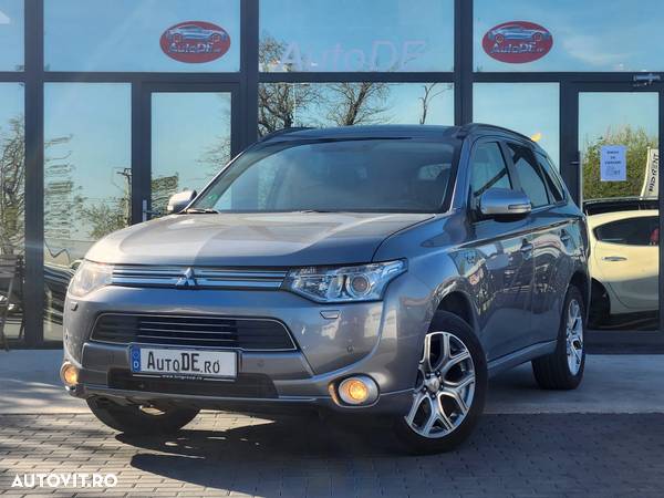 Mitsubishi Outlander 2.0 4WD Plug-In Hybrid Plus - 1