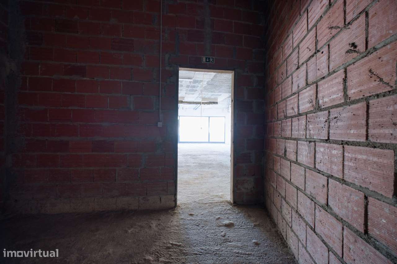 Espaço Comercial Novo em Vila Chã, Amadora-8