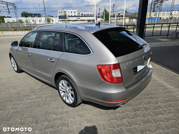 Skoda Superb 2.0 TDI Exclusive - 8