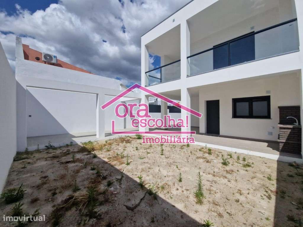 Moradia T3 + 1 Geminada NOVA com Alpendre e Pérgula - Fernão Ferro! - Grande imagem: 4/18