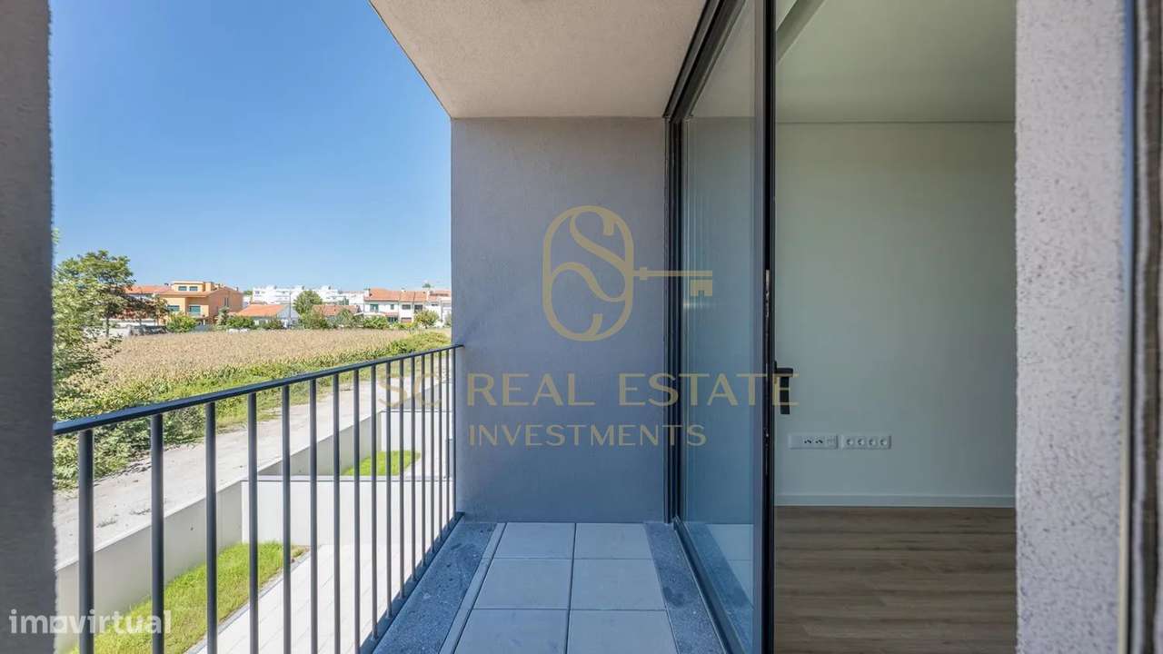 T2 Novo a estrear, 2 Suites, Varanda a Poente em São Mamede Infesta-5