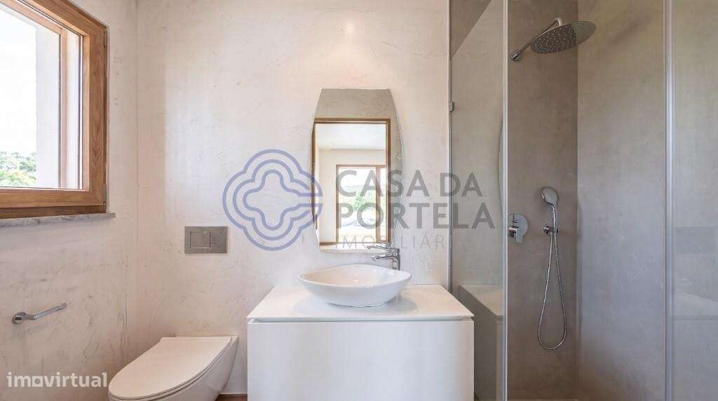 Moradia T4 com3 suites isolada-39