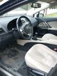 Toyota Avensis 1.8 Premium - 11