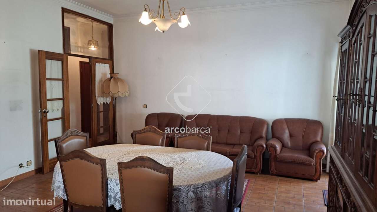 Apartamento com Terraço 40m2 de uso privado - T2+1-centro vila - Arcos-3