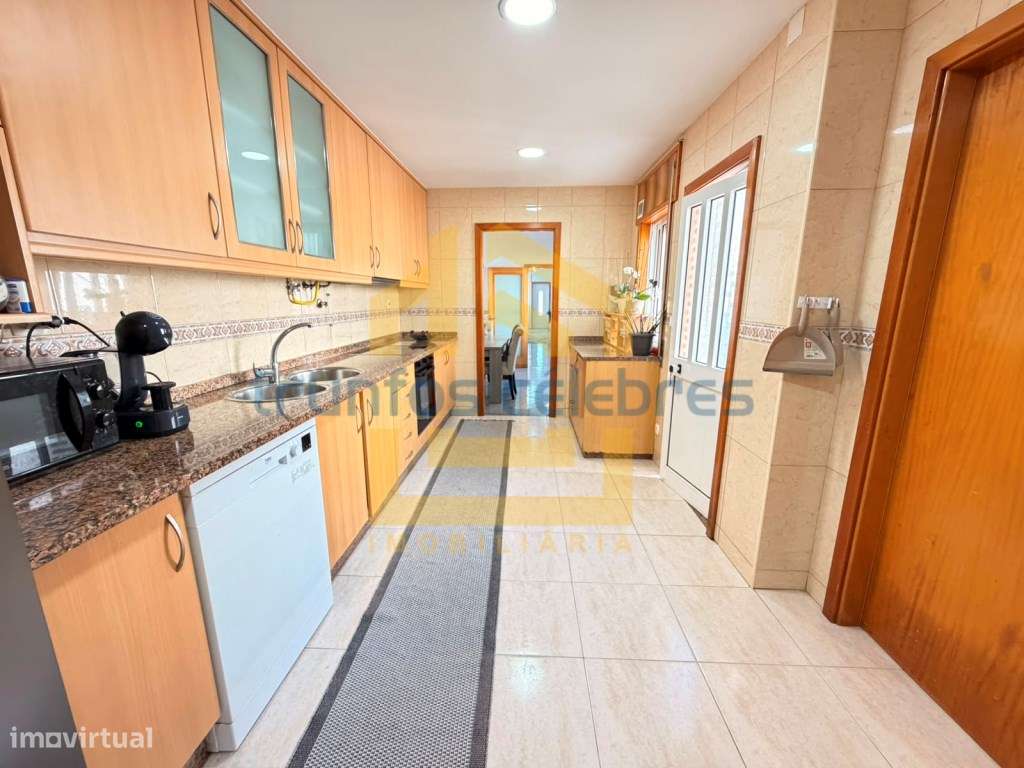 *Moradia T3+1 Renovada | Terraço Privativo | A 600 m da Praia e 400...-8
