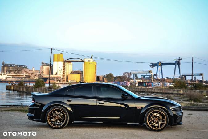 Dodge Charger 6.4 Scat Pack Widebody - 14