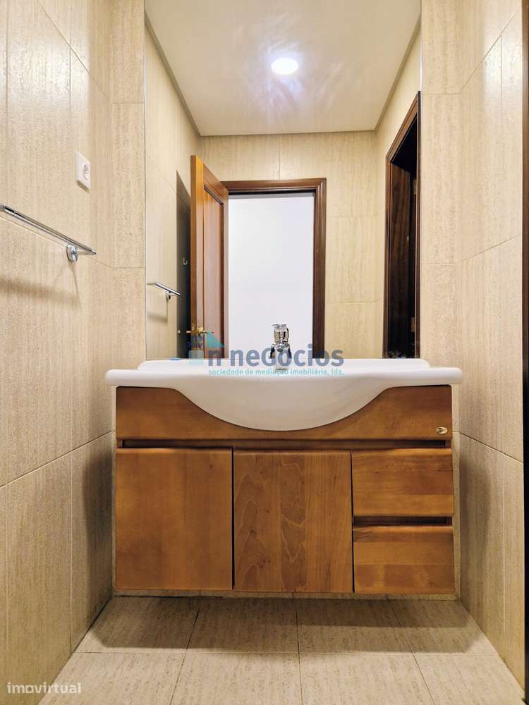 Apartamento T2 em excelente estado! Garagem fechada-7